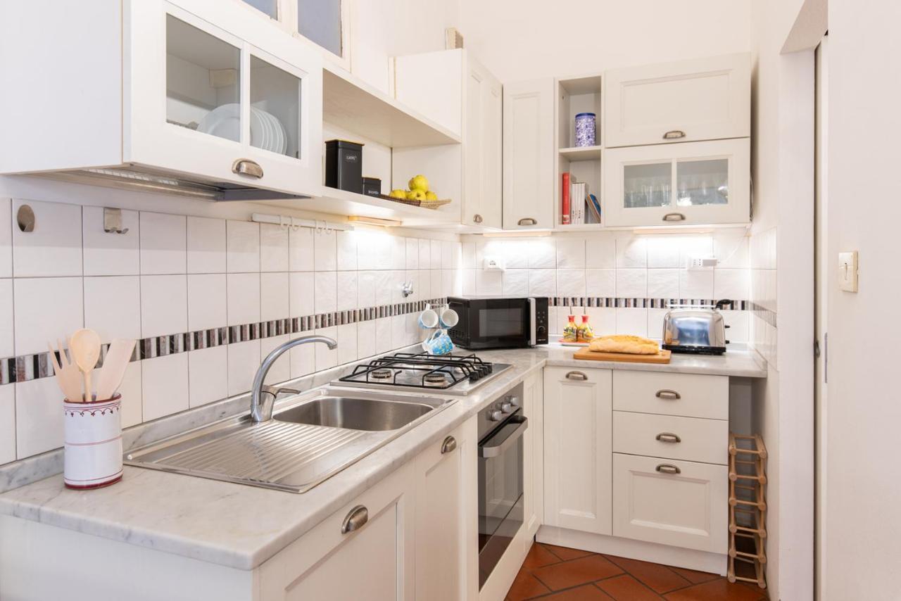 Spacious Family Flat S. Spirito 8 Sleeps * Florença